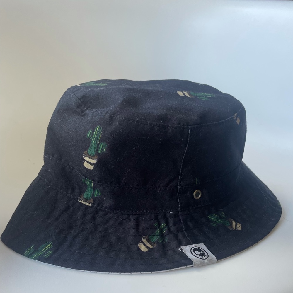Headster bucket hat 🌵